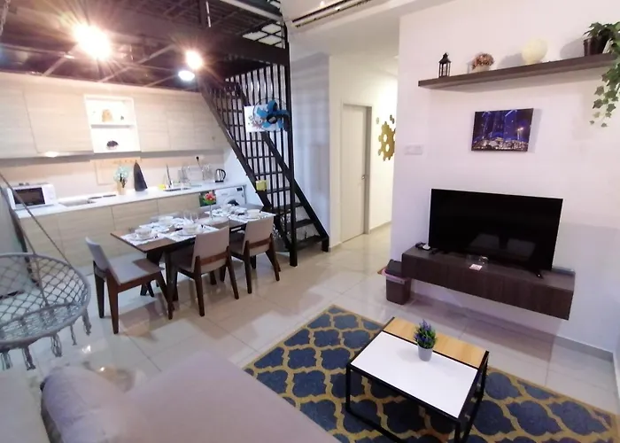 Duplex 3R2B Condo With Lots Of Entertainments Around!