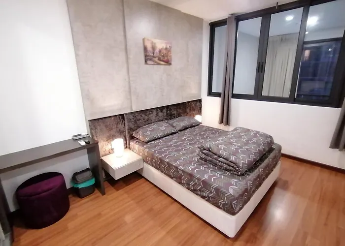 Duplex 3R2B Condo With Lots Of Entertainments Around!