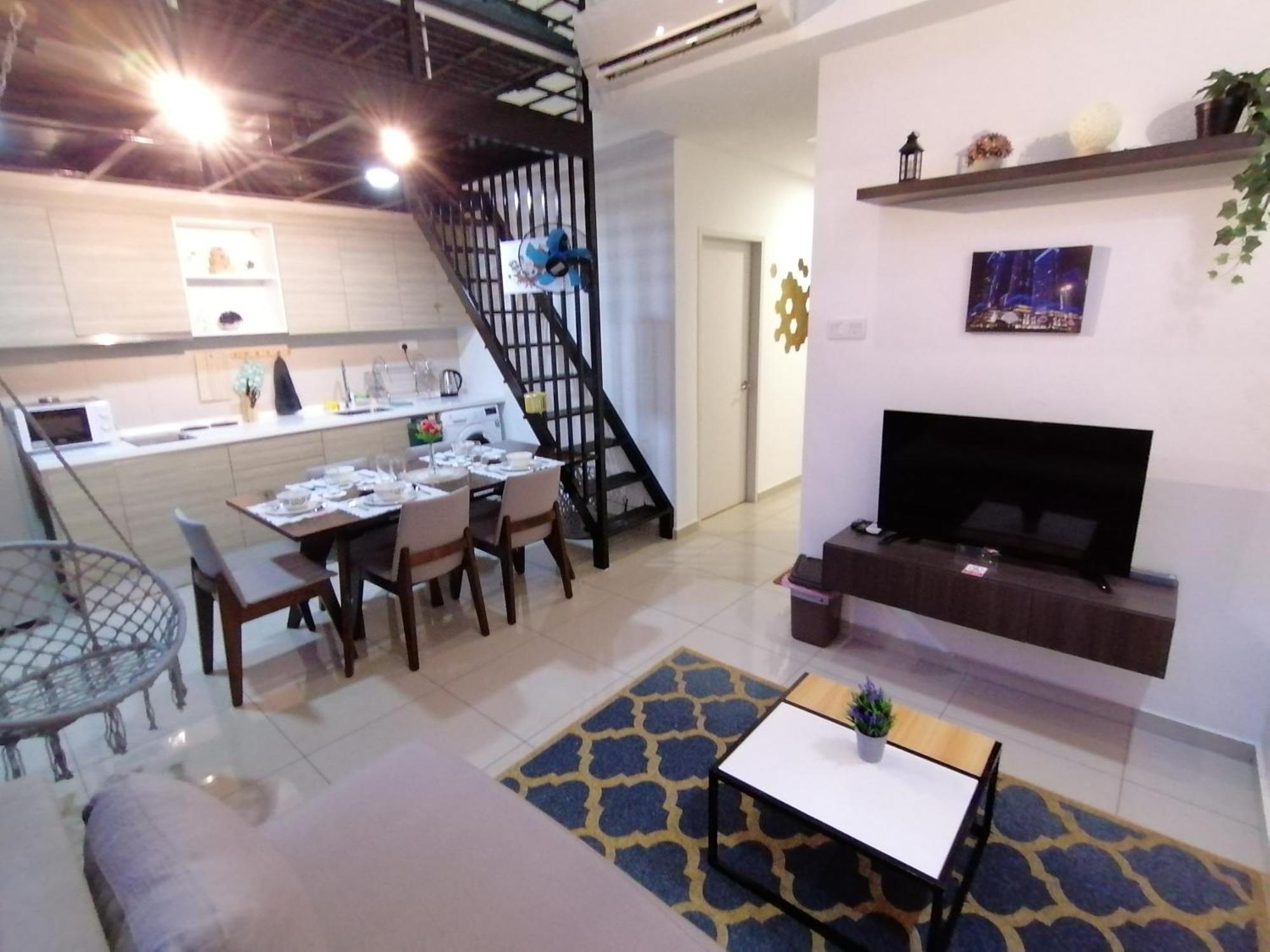 Apartment Duplex 3r2b With Lots Of Entertainments Around! *